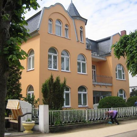 Hotel Villa Strandrose 제바트헤링스도르프 외부 사진