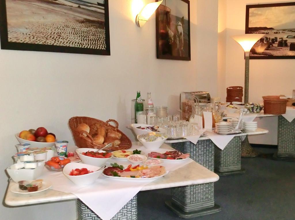 Hotel Villa Strandrose 제바트헤링스도르프 외부 사진